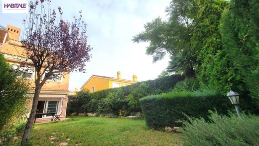 Смежная Вилла, Монкада, Província de València