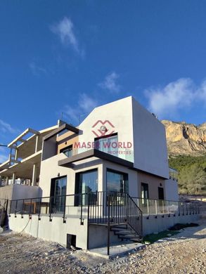 Twee-onder-een-kapwoning in Polop, Provincia de Alicante