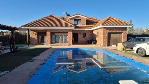 Einfamilienhaus in Nuevo Baztán, Provinz Madrid