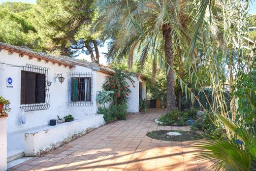 Villa in Playas de Orihuela, Alicante