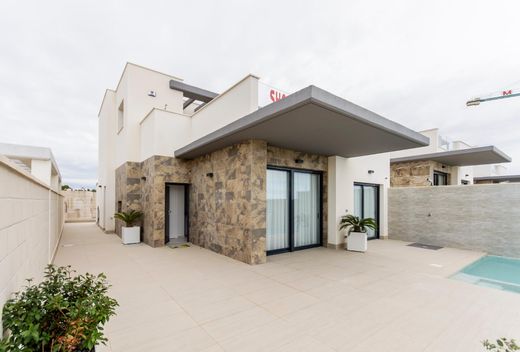 Villa in Playas de Orihuela, Alicante