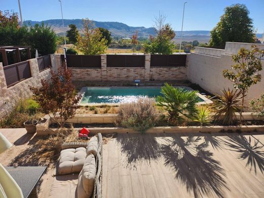 Chalet Pareado en Villalbilla, Provincia de Madrid