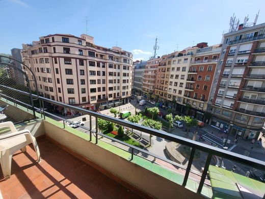 Apartment / Etagenwohnung in Bilbao, Biscaya