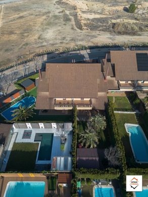 Mehrfamilienhaus in Villanueva de Gállego, Saragossa