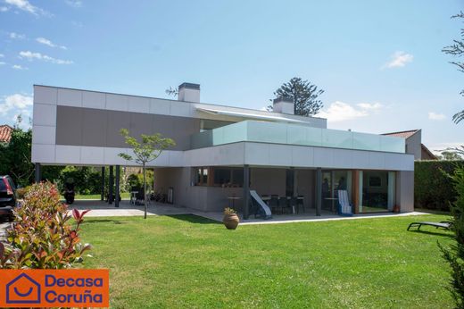 Casa Unifamiliare a Oleiros, Provincia da Coruña