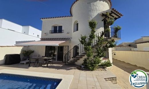 Luxury home in Empuriabrava, Province of Girona