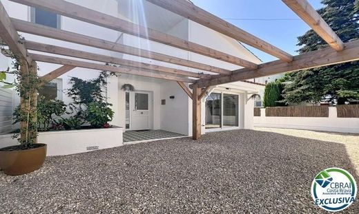 Casa de luxo - Empuriabrava, Gerunda
