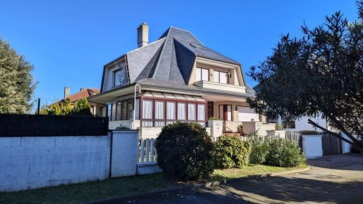 Einfamilienhaus in Santoña, Provinz Cantabria