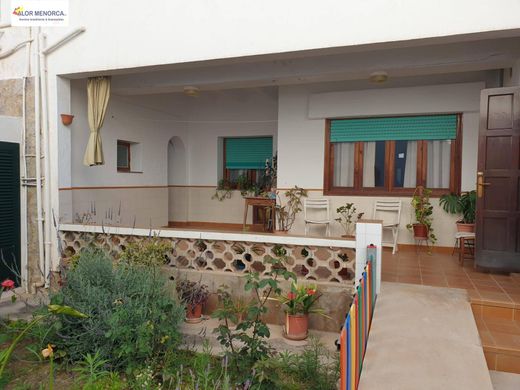 منزل ﻓﻲ Es Castell, Illes Balears