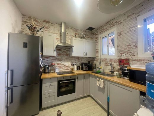 Edificio en Santa Coloma de Gramenet, Provincia de Barcelona