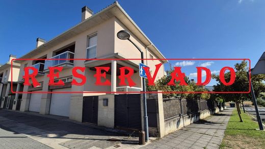 Semidetached House in Cizur Menor, Province of Navarre