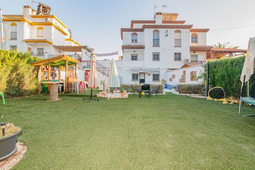 Смежная Вилла, Peligros, Provincia de Granada