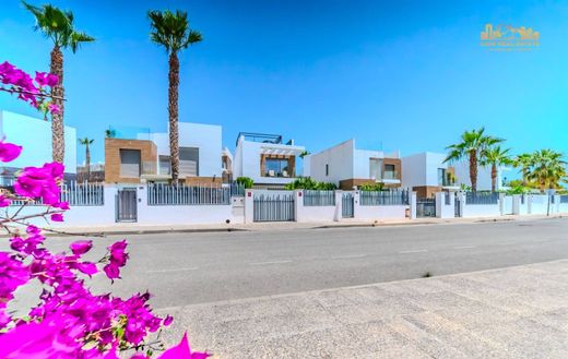 Villa in Playas de Orihuela, Alicante