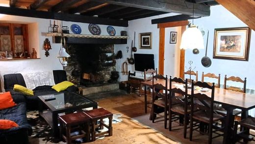 Lüks ev Baguerge, Província de Lleida