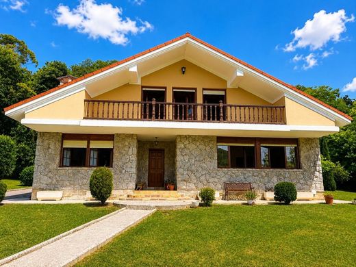 Einfamilienhaus in Villaescusa, Provinz Cantabria