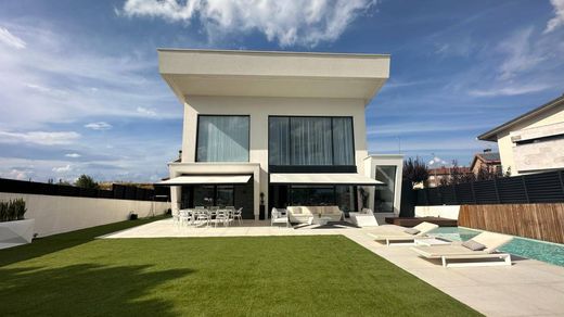 Detached House in Golmayo, Soria