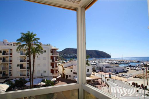 Apartment / Etagenwohnung in Moraira, Alicante