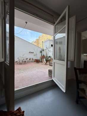 Apartment / Etagenwohnung in Valencia, Provinz Valencia