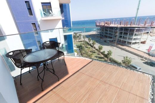 Apartment / Etagenwohnung in Orihuela Costa, Alicante