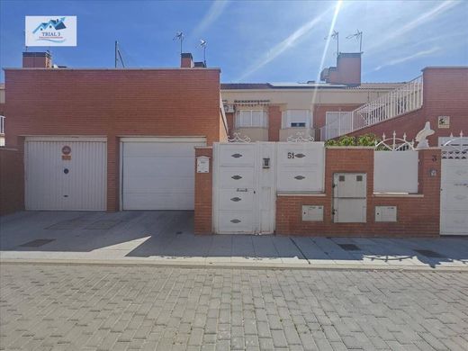 Luxus-Haus in Parla, Provinz Madrid