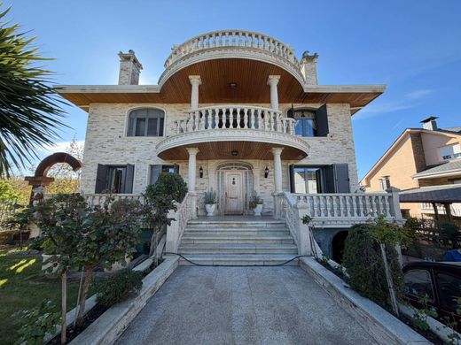 Casa en Cacabelos, León