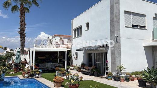 Einfamilienhaus in Torrevieja, Alicante
