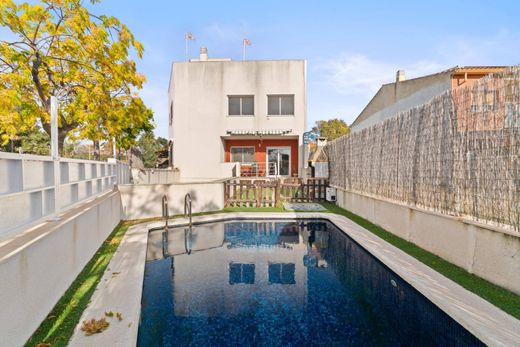 Villa multifamiliale à Vilanova i la Geltrú, Province de Barcelone