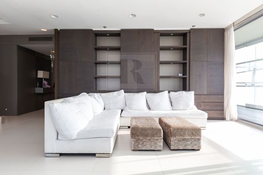 Apartment / Etagenwohnung in Barcelona, Provinz Barcelona