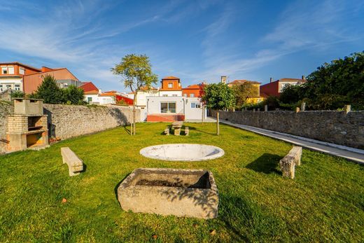Detached House in Meadela, Viana do Castelo
