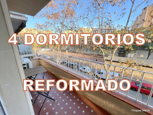 Apartment / Etagenwohnung in Barcelona, Provinz Barcelona