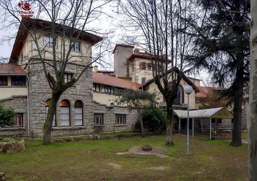 Edificio en Los Molinos, Provincia de Madrid