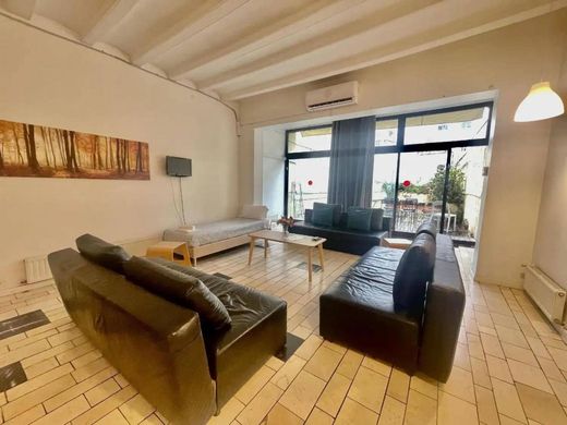 Apartment / Etagenwohnung in Barcelona, Provinz Barcelona