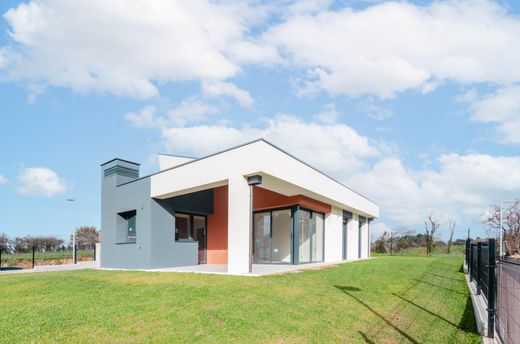 Detached House in Caravia, Province of Asturias