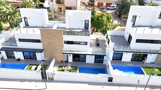 Villa in Playas de Orihuela, Alicante