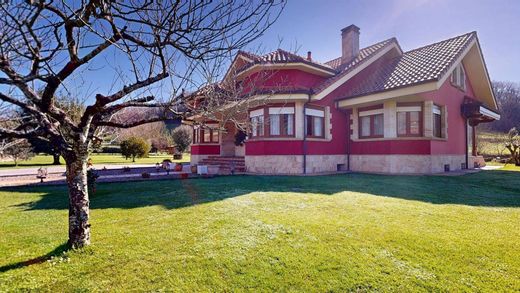 Detached House in Saro, Province of Cantabria