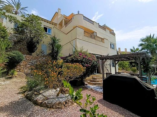 Villa in Playas de Orihuela, Alicante