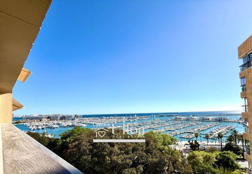 Apartment / Etagenwohnung in Alicante, Provinz Valencia