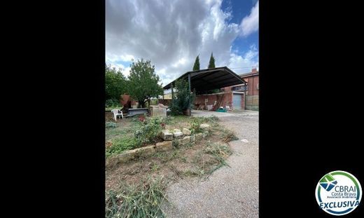 Farmhouse in La Bisbal d'Empordà, Province of Girona