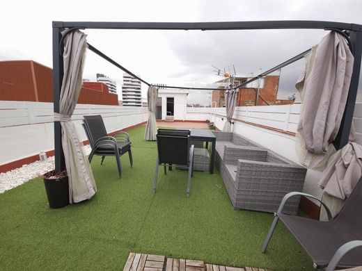 Villa multifamiliale à Sant Joan Despí, Province de Barcelone