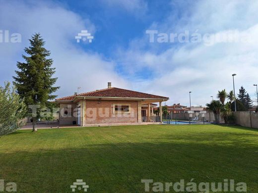 Detached House in Villamayor, Salamanca