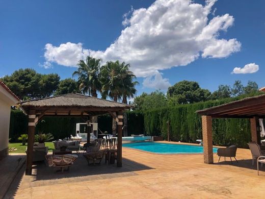 Detached House in Elda, Alicante