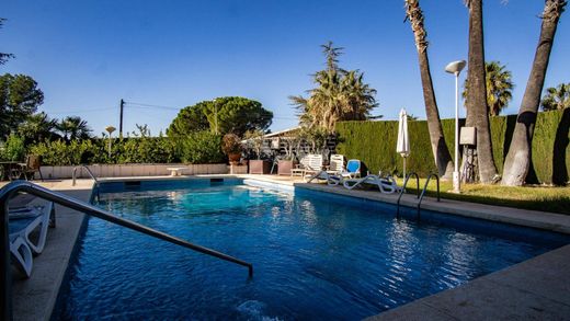 Vrijstaand huis in Petrel, Provincia de Alicante