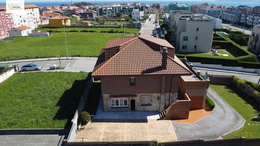 Detached House in Santander, Province of Cantabria