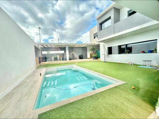 Luxury home in El Altet, Province of Alicante