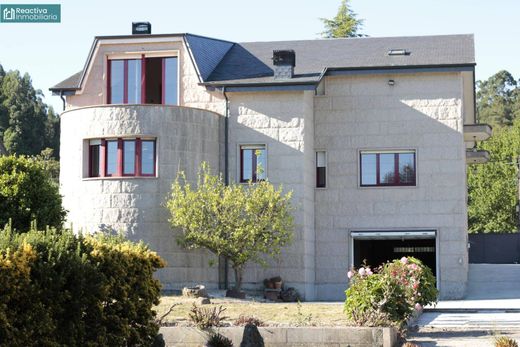 Einfamilienhaus in Teo, Provincia da Coruña