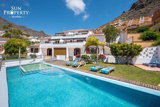 Villa in Adeje, Province of Santa Cruz de Tenerife