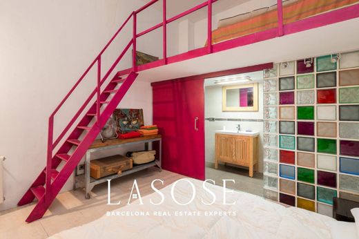 Apartment / Etagenwohnung in Barcelona, Provinz Barcelona
