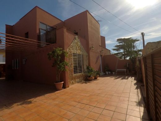 Einfamilienhaus in Moguer, Huelva