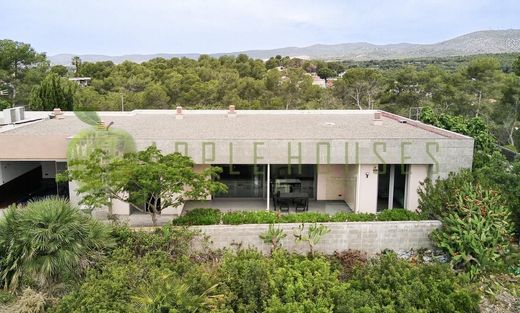 Detached House in Sant Pere de Ribes, Province of Barcelona