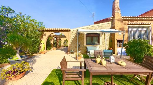Detached House in Torrevieja, Alicante